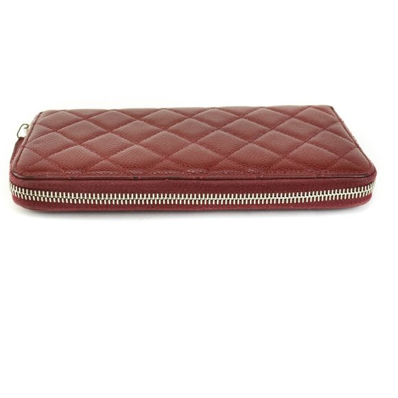 CHANEL: Burgundy Quilted Leather CC Logo Wallet nu - Picture 6 of 10